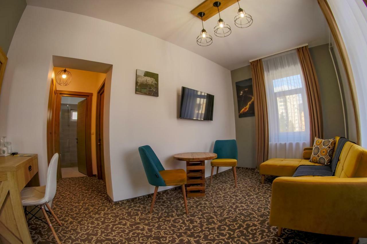 Residence Rooms Bucovina 坎普朗莫道尼斯 外观 照片