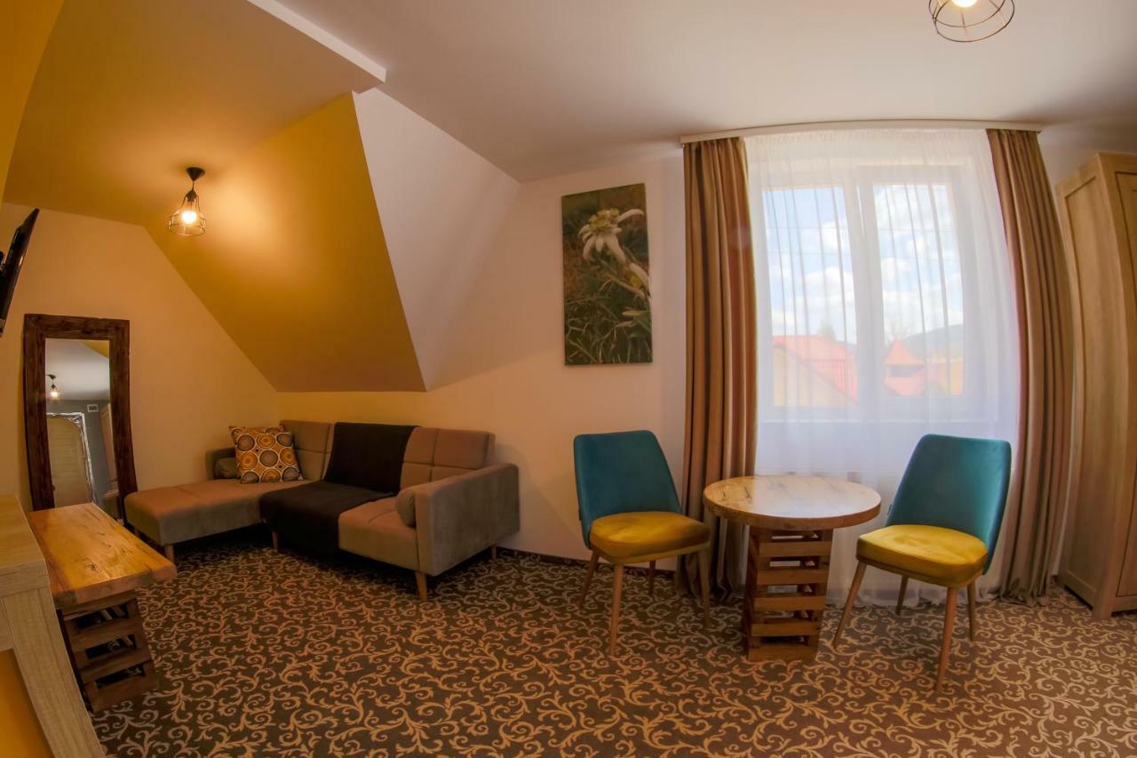 Residence Rooms Bucovina 坎普朗莫道尼斯 外观 照片
